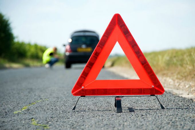 Két személygépkocsi karambolozott Mór és Bodajk között a 81-esen