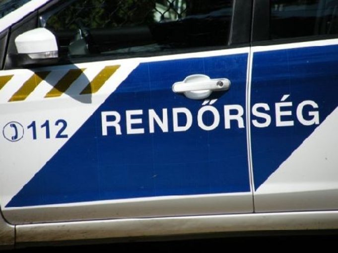 Rendőrök segítettek