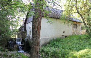 Vérteshez közeli látnivalók: Poós Vizimalom, Jásd