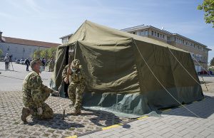 Szűrősátrat állítottak fel Kisbéren – Képgaléria