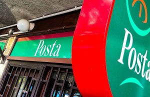 Csütörtöktől a postákon a nyitásnál elsőbbséget biztosítanak a 65 év felettieknek