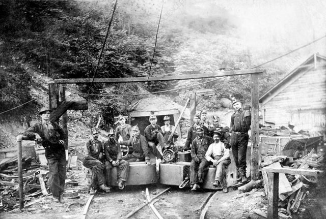 Coal and coke mining, early 20th century