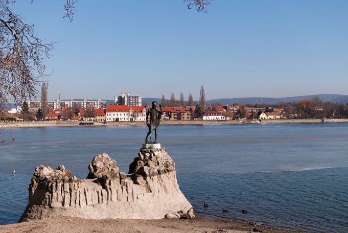 Többmilliárdos felújítás a tatai Vaszary iskolában