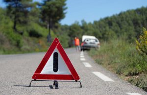 Árokba hajtott egy autó Zámoly és Gánt között