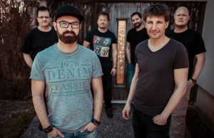 KisUdvar Koncertek Móron- Eleven Hold