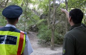 Sziklafalon rekedtek a Gaja-völgyben – Videóval