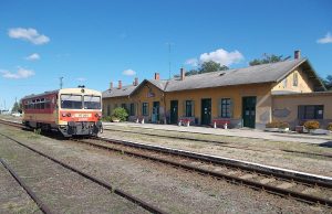 Vizsgálják a Székesfehérvár-Komárom vasútvonal villamosításának lehetőségét