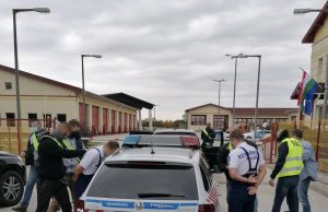 Korrupcióval gyanúsít két Komárom-Esztergom megyei rendőrt az ügyészség