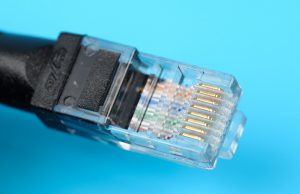 A fiatalok több mint 90 százaléka, a 75 év fölöttiek 6 százaléka internetezik