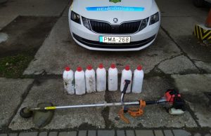 Ismerősétől lopott