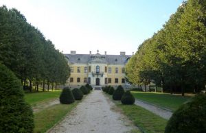 Légy ott a kertben (Séta a Lamberg-kastély parkjában) – Rendez-vous aux jardins 2021