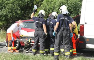 Videó a Mór mellett, a 81-es főúton történt tömegbaleset mentéséről