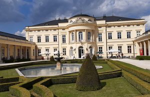 Habsburg Ottó-kiállítás nyílik a fehérvárcsurgói Károlyi-kastélyban