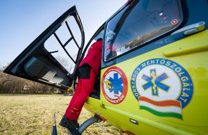 Halálos baleset történt Gánt közelében – Frissítve
