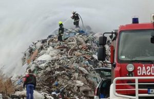Képek a Pusztavám közelében lévő hulladéktelepen keletkezett tűzről