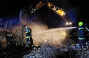 Tűz van az Oroszlány és Pusztavám közti hulladéktelepen – Frissítve