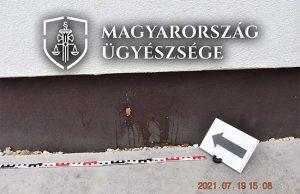 Családi házat és autót dobáltak meg tojással