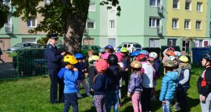 Játékos vetélkedőt rendeztek a rendőrök a csemetéknek