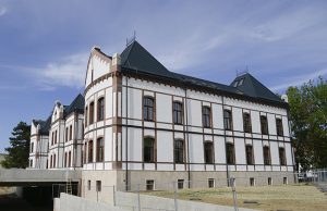 Katolikus gimnáziumot adtak át Tatabányán