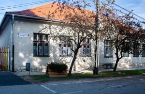 Felújították a szári iskolát