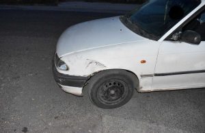 Ittasan ütközött neki egy rendőrautónak