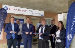 Hivatalosan is megnyílt a Duna House irodája Móron
