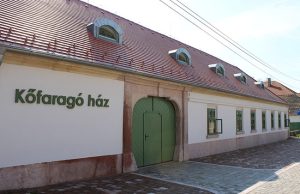 Megújult Tatán a Kőfaragó-ház
