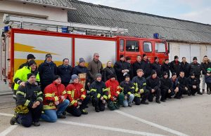 Németországból kaptak tűzoltóautót a móri lánglovagok (+Képek)