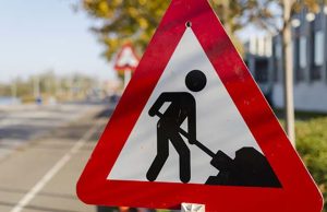 81-es főút és Magyaralmás: forgalomkorlátozás, útlezárás