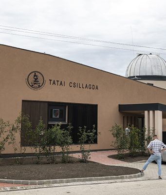 Átadták a felújított Tatai Csillagdát